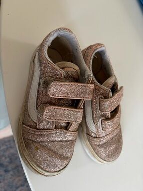 Vans Kids Glitter Hook-and-Loop Sneakers in Rose Pink